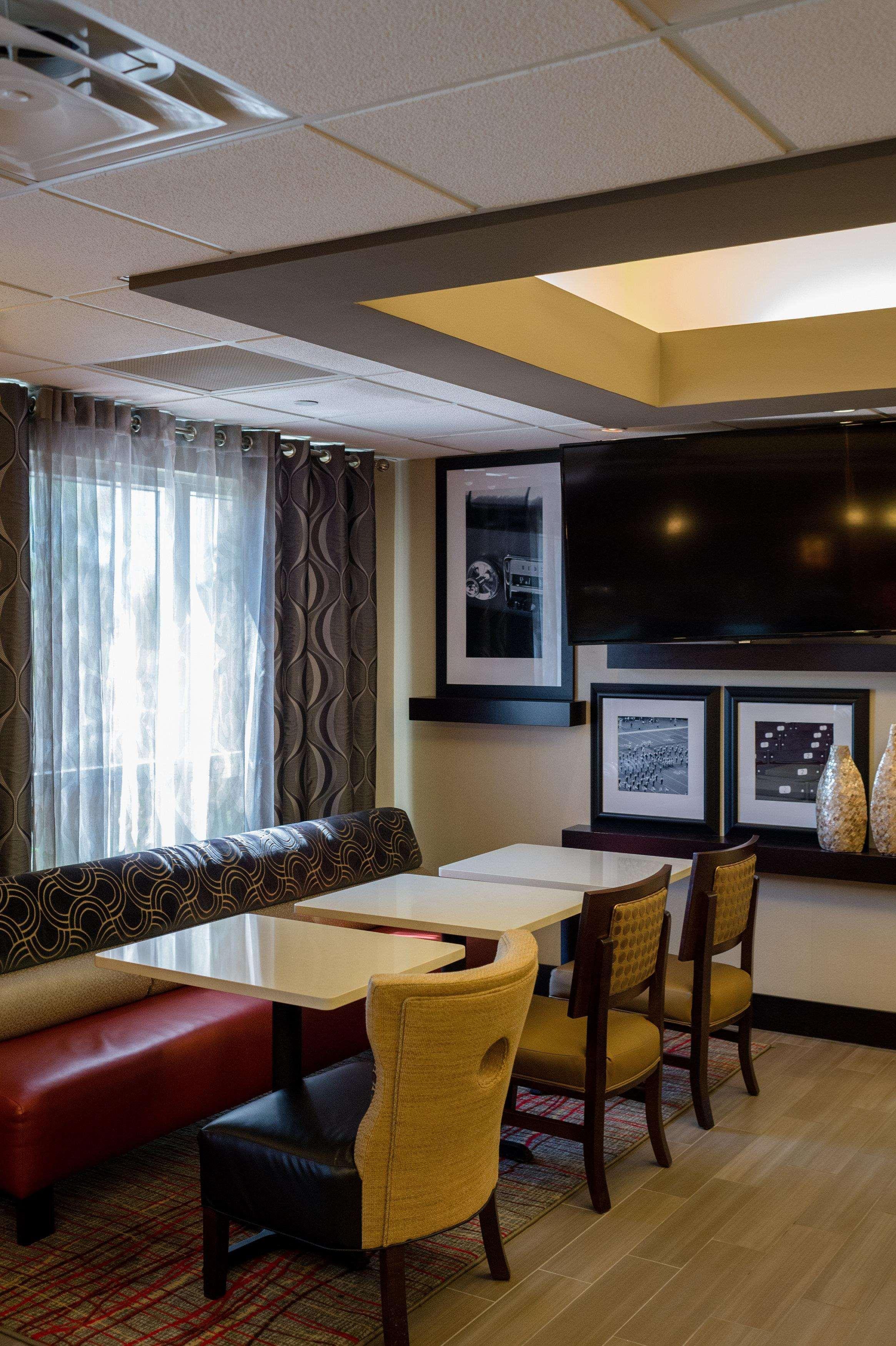 Hampton Inn Oxford-West Exterior photo
