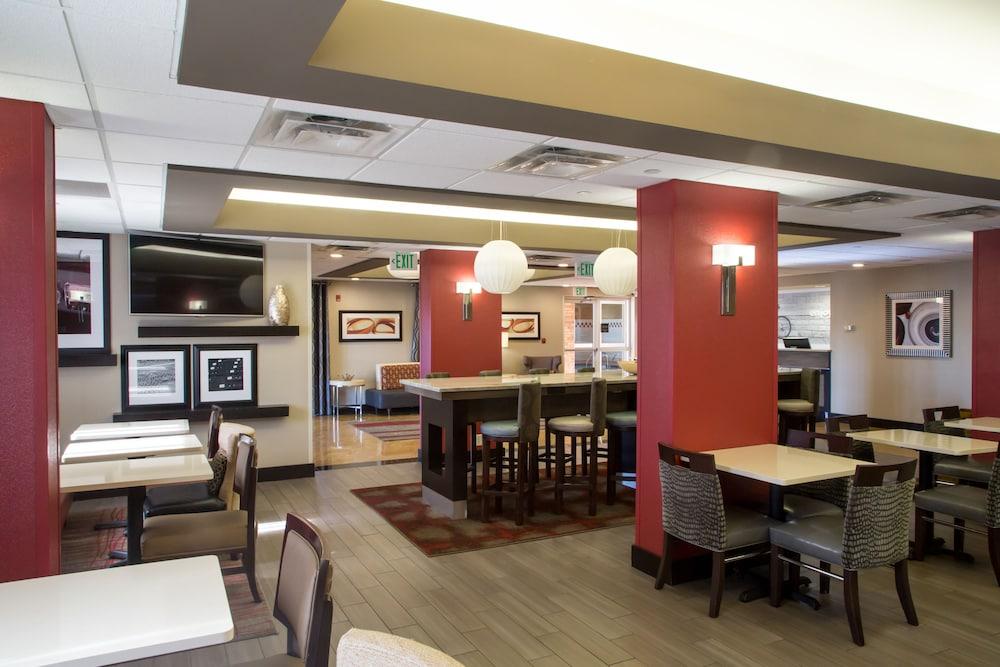 Hampton Inn Oxford-West Exterior photo